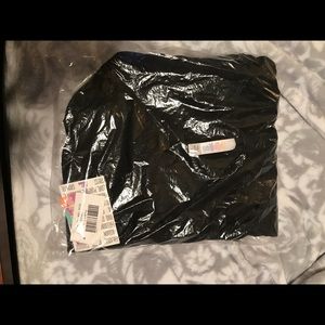 LulaRoe perfect T black shirt. Size(L)